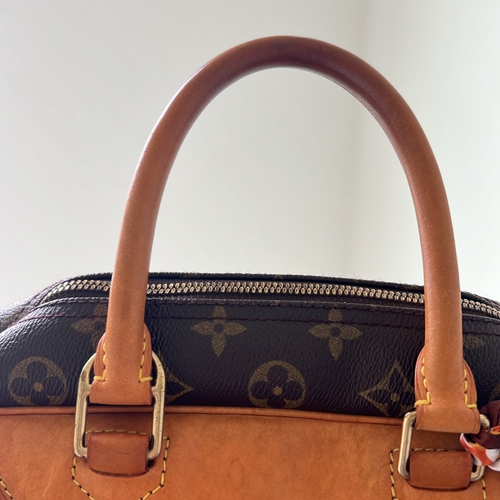 Louis Vuitton Paris Monogram Deauville Handbag - Picture 6 of 16